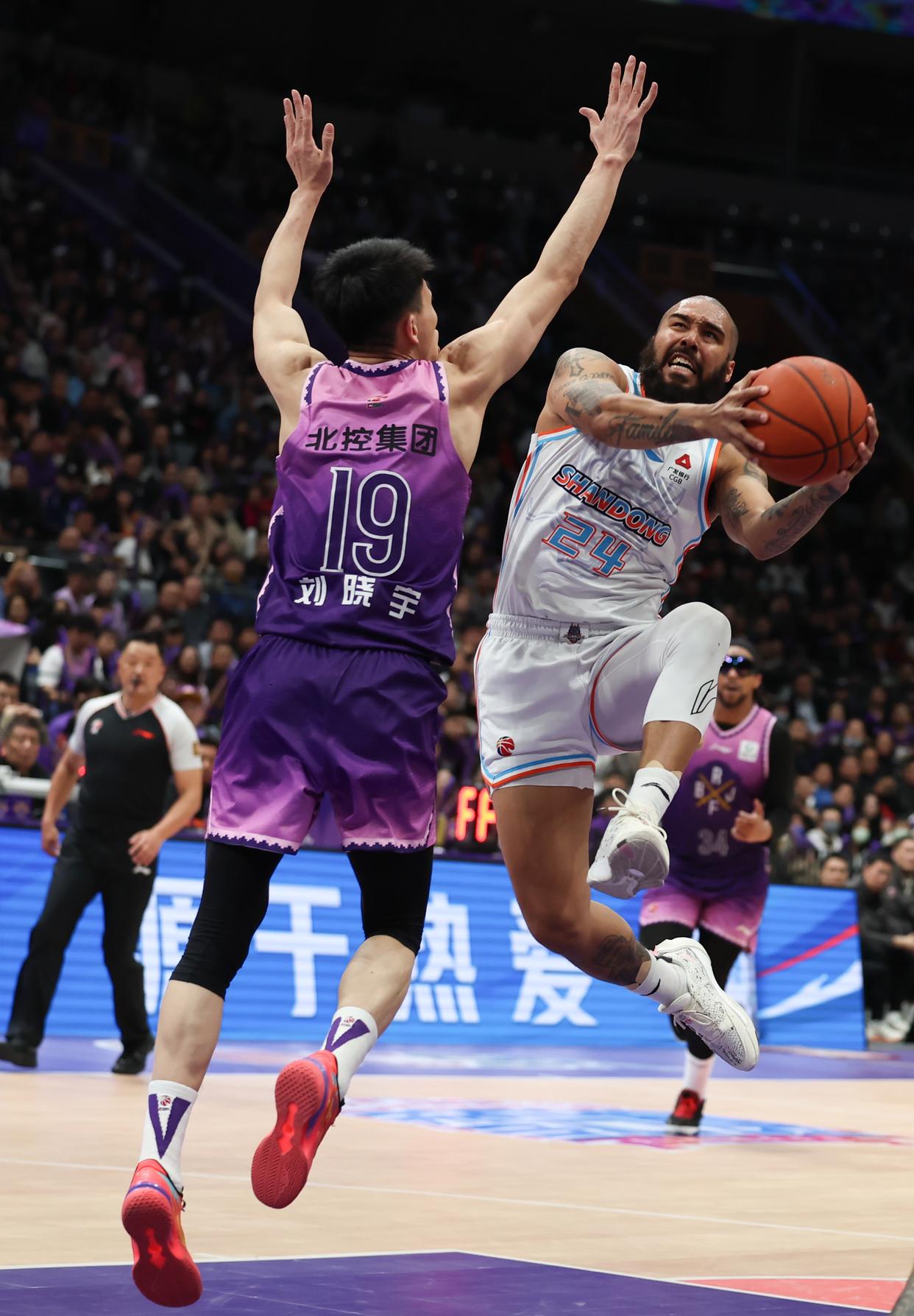 爱游戏官方网站关于CBA季后赛赛后走向成谜，罗马篮板制胜，媒体盛赞，纪律约束更严格的信息