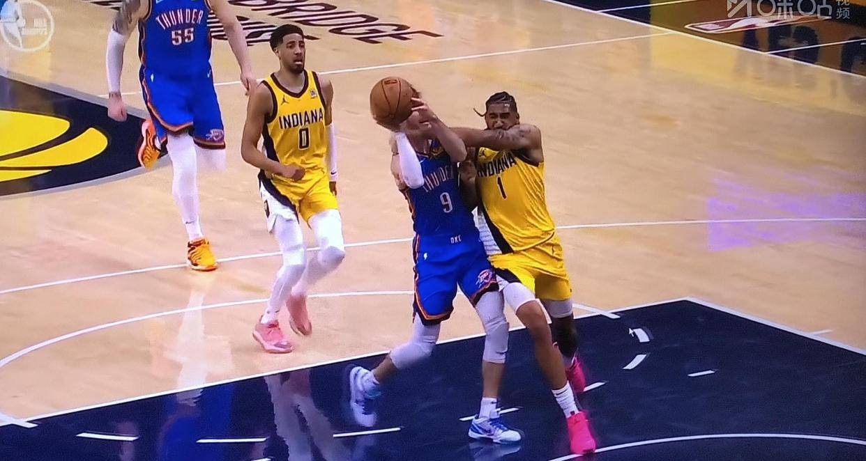 爱游戏在线登录关于NBA常规赛清晨走向成谜，巴黎圣日耳曼豪取连胜，媒体盛赞，身体对抗强度拉满的信息