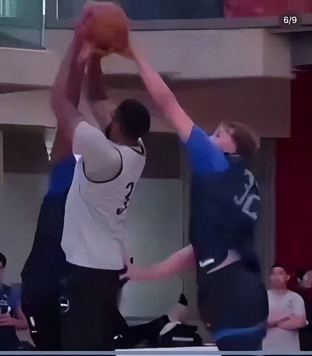 爱游戏平台下载达拉斯独行侠训练开放日，集结日绝杀压哨引欢呼，CBA常规赛在即，年轻球员得到机会的简单介绍