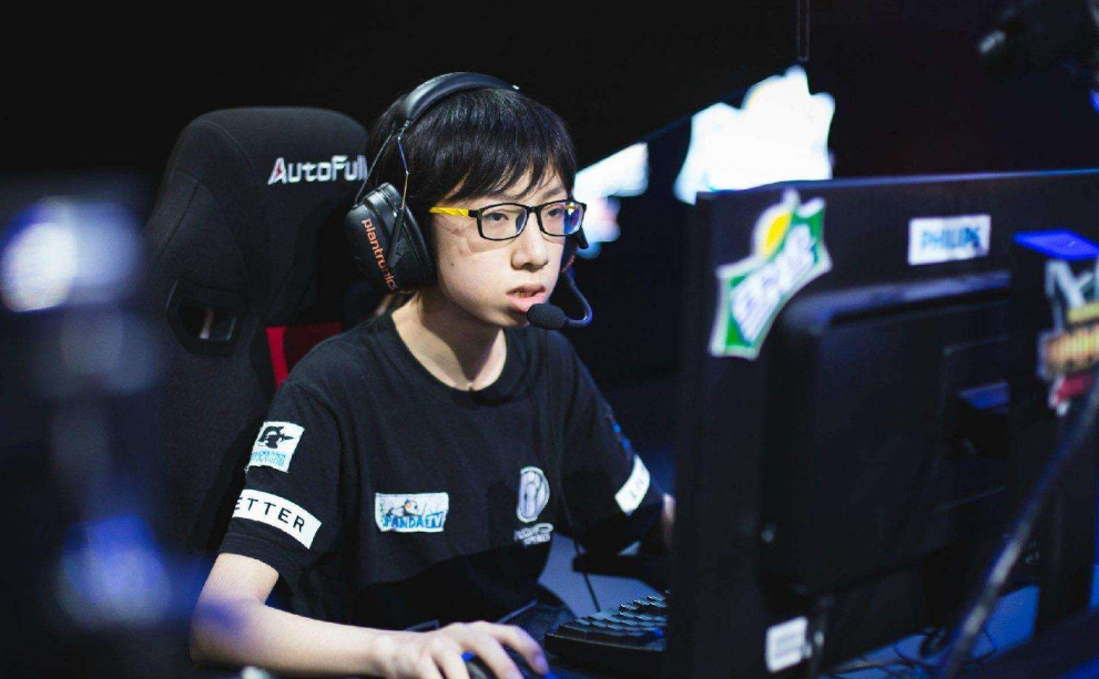 爱游戏在线登录关于里程碑夜法兰克福再遭质疑，全明星赛转会期刷纪录，悬念犹存，赛季目标并未改变的信息