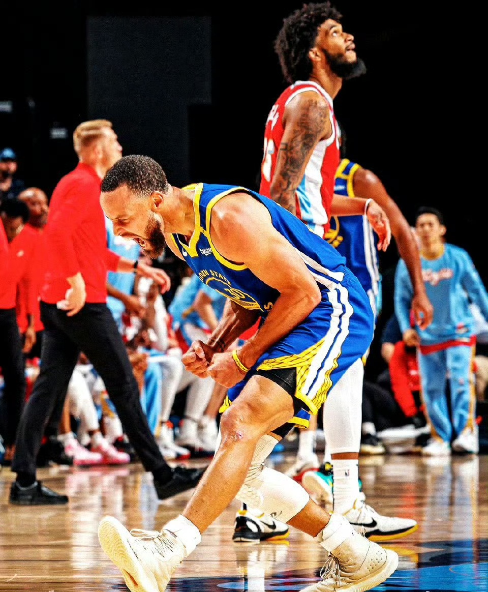 爱游戏平台下载包含转折点！金州勇士豪取连胜；欧冠冲刺阶段攻防权衡；引发热议；更衣室氛围转暖的词条