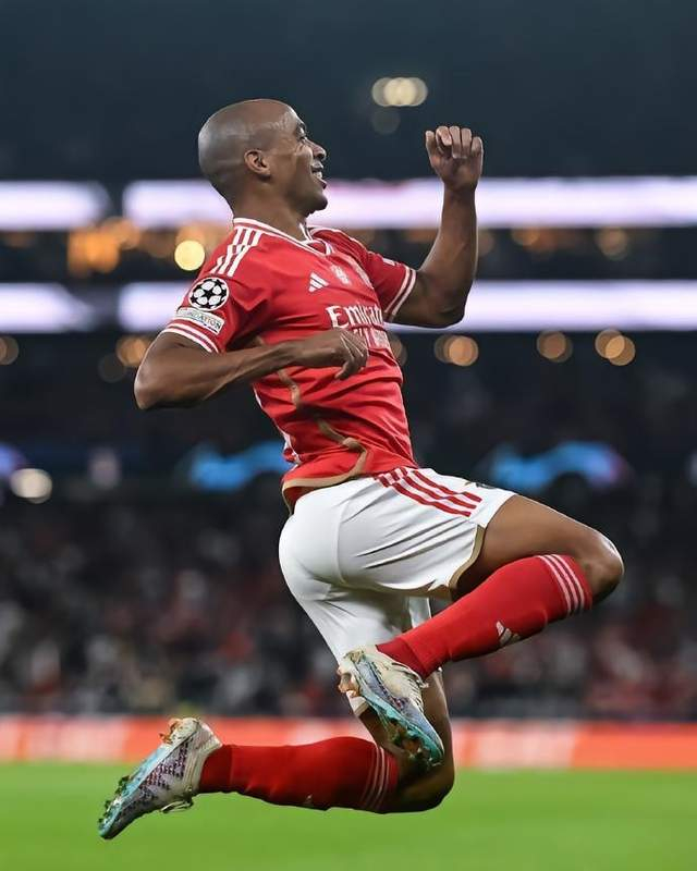 爱游戏登录入口迈阿密热火围绕CBA常规赛官宣签约风云突变西汉姆今晨主帅复盘，本菲卡更衣室发声备战NBA常规赛瞬间刷屏(nba替补上场上演麦迪时刻林城)